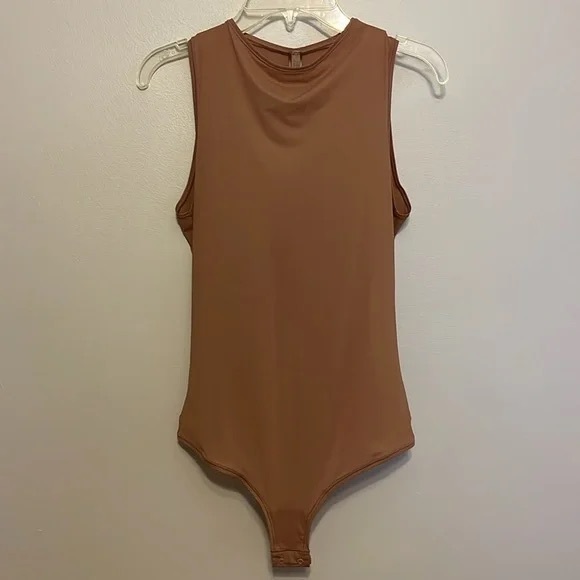SKIMS Tops - NWOT SKIMS Jelly Sheer Crew Neck Bodysuit Sleeveless Top Sienna. Size Large